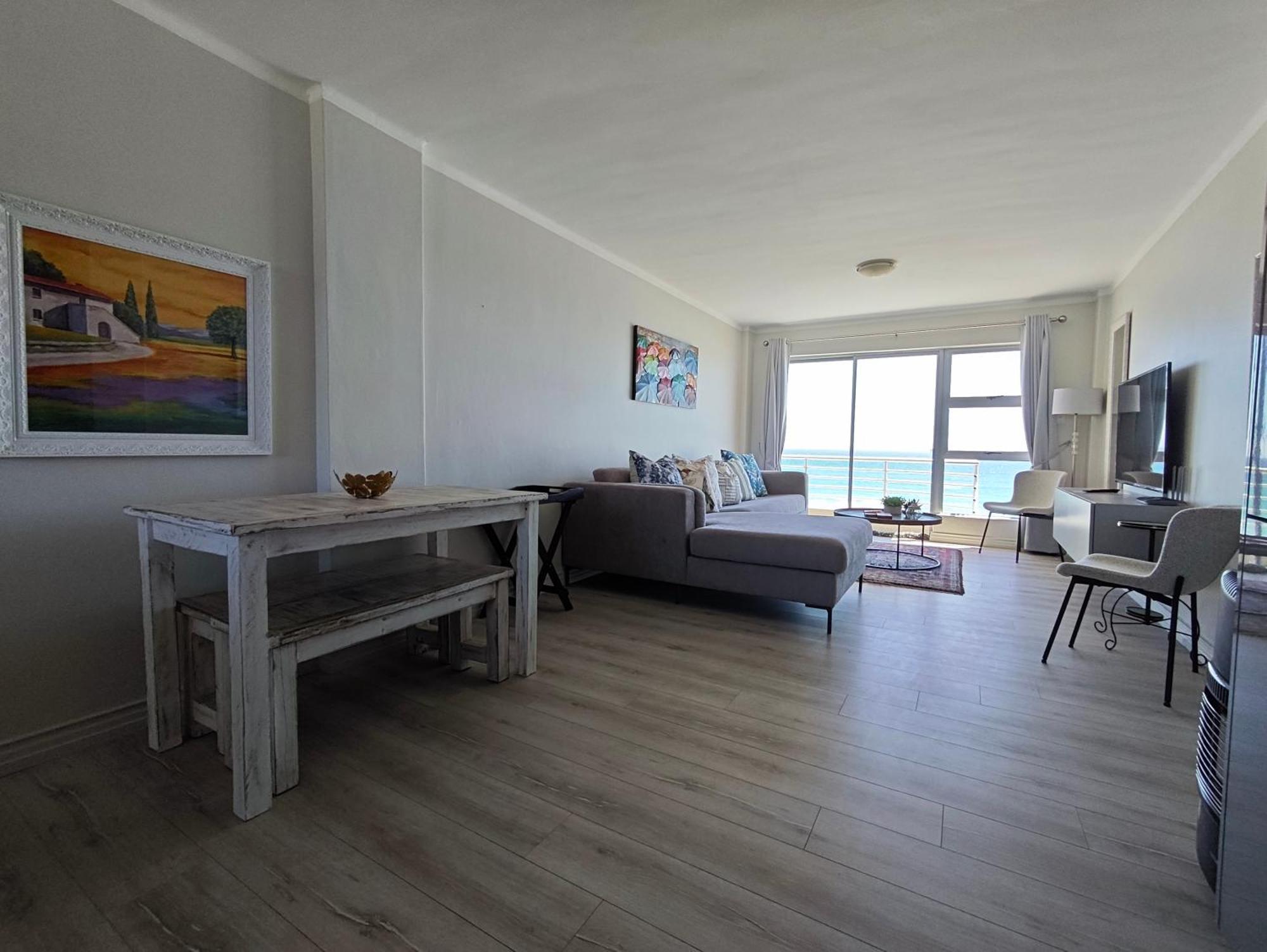 2 Bedroom Beachfront Blouberg Apartment *